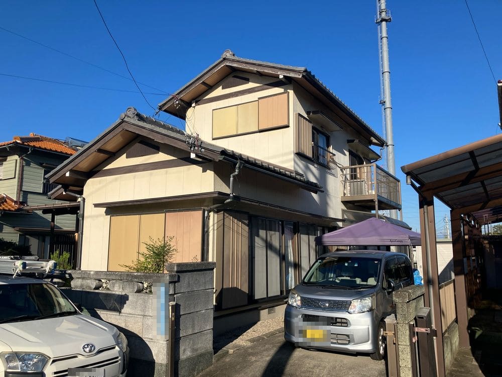 鈴鹿市_S様_施工前_全体 (3) 鈴鹿市の外壁塗装をリペイント匠が施工した写真