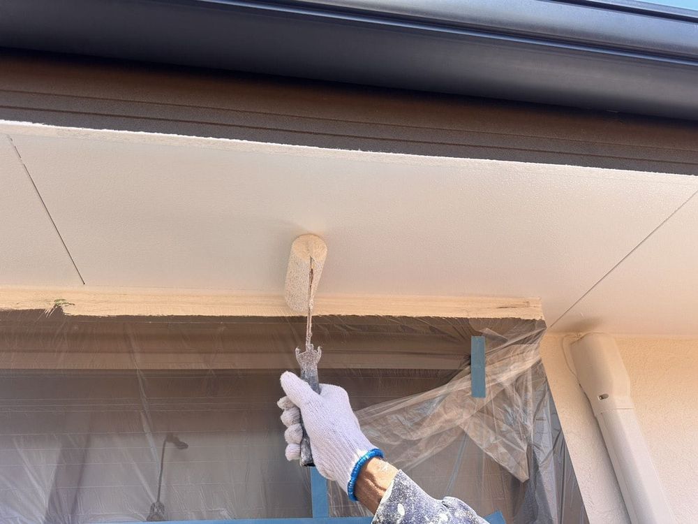 津市久居 K様軒天上塗り 津市の外壁塗装、防水工事をリペイント匠が施工した写真