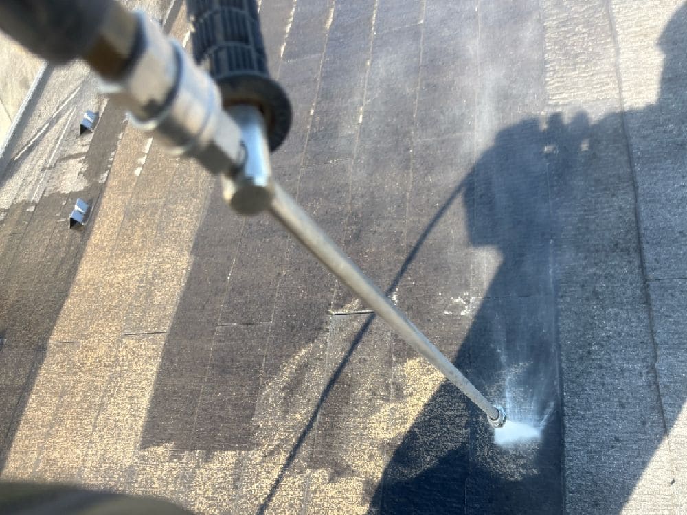 四日市市の外壁塗装、屋根塗装、防水工事をリペイント匠が施工した写真