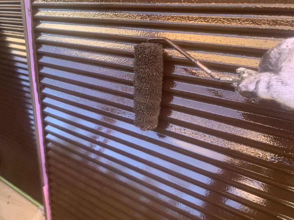 O様(津)雨戸(上塗り) (2) 津市の外壁塗装をリペイント匠が施工した写真