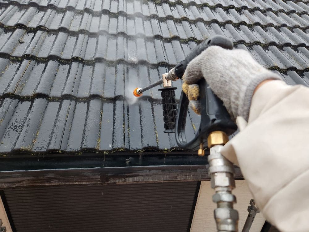 津市の屋根塗装をリペイント匠が施工した写真