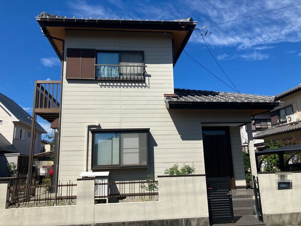 U様_鈴鹿市_施工前_全体 鈴鹿市の外壁塗装をリペイント匠が施工した写真