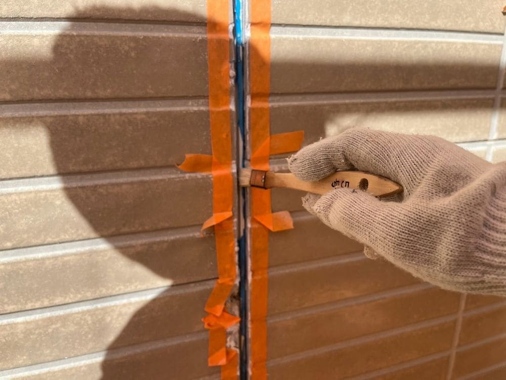 N様(伊勢市)コーキング‗プライマー 伊勢市の外壁塗装をリペイント匠が施工した写真