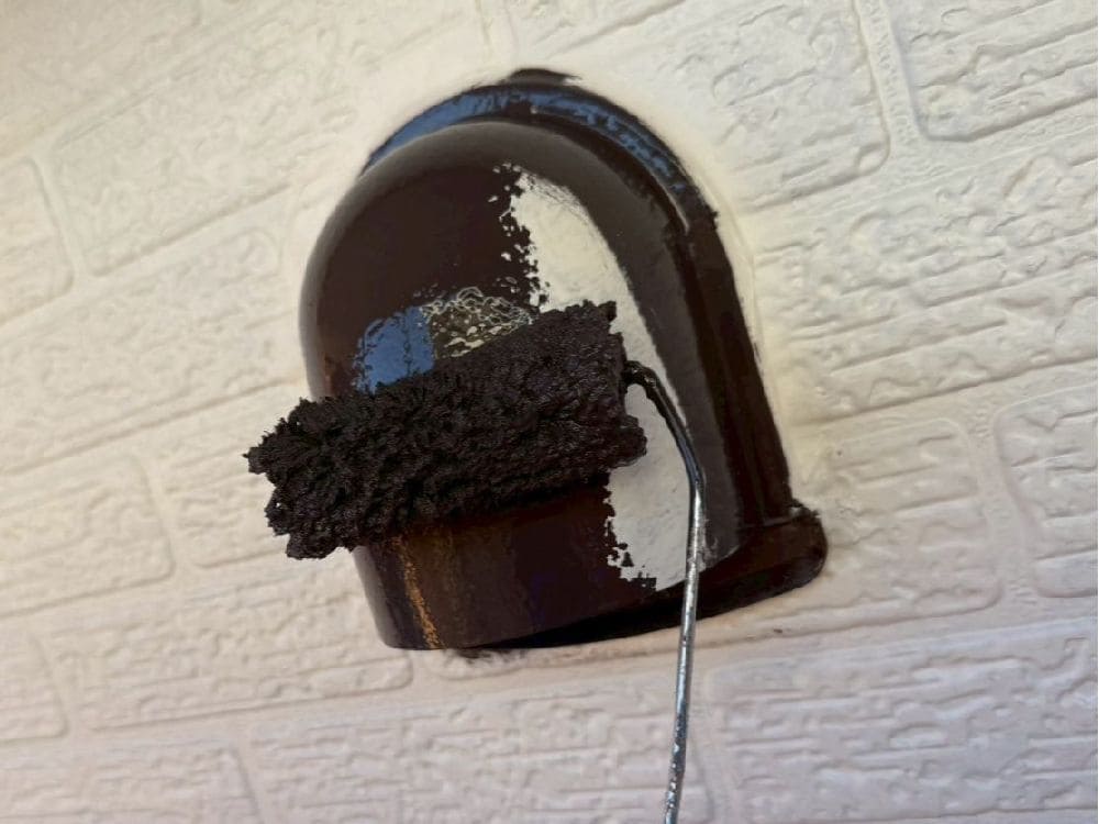 K様(四日市)換気フード(中塗り) 菰野町の外壁塗装、防水工事をリペイント匠が施工した写真