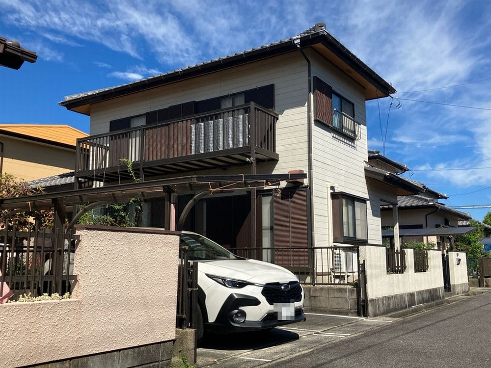 U様_鈴鹿市_施工前_全体3 鈴鹿市の外壁塗装をリペイント匠が施工した写真