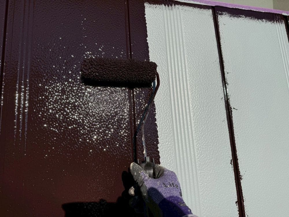 U様_鈴鹿市_戸袋_中塗り 鈴鹿市の外壁塗装をリペイント匠が施工した写真