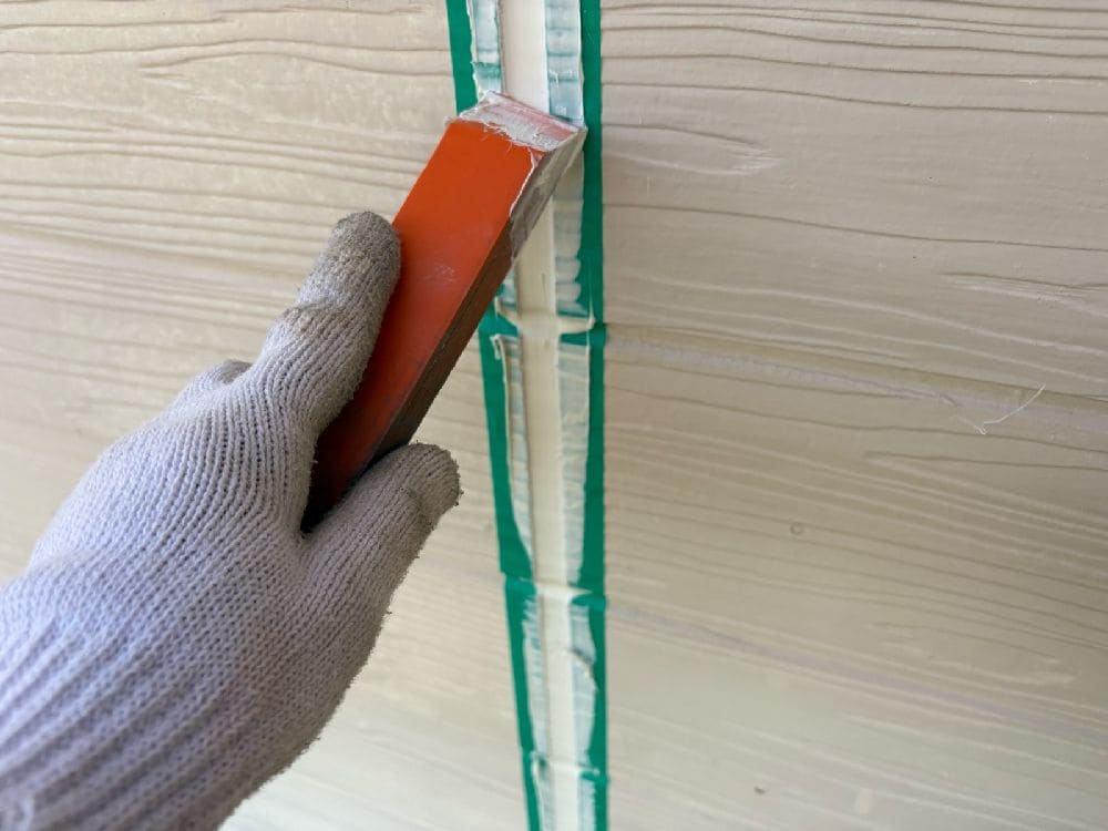 O様(津)シール(打ちならし) (3) 津市の外壁塗装をリペイント匠が施工した写真