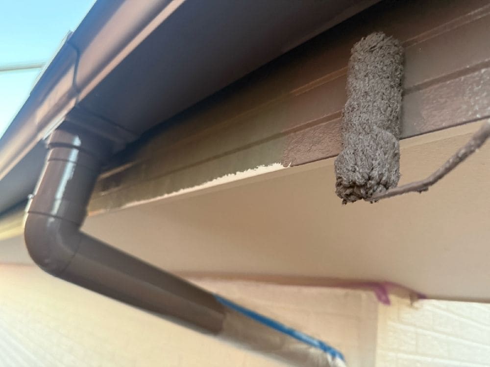 K様(四日市)鼻隠し(中塗り) 菰野町の外壁塗装、防水工事をリペイント匠が施工した写真