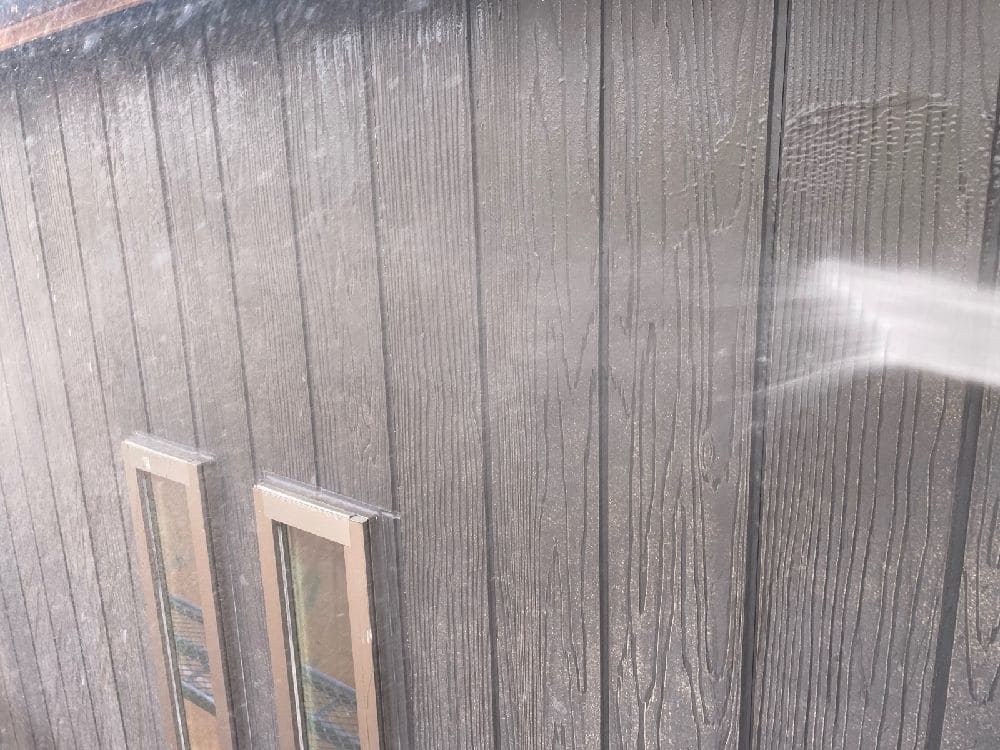 K様(菰野町)高圧洗浄(外壁) 三重郡菰野町の外壁塗装をリペイント匠が施工した写真