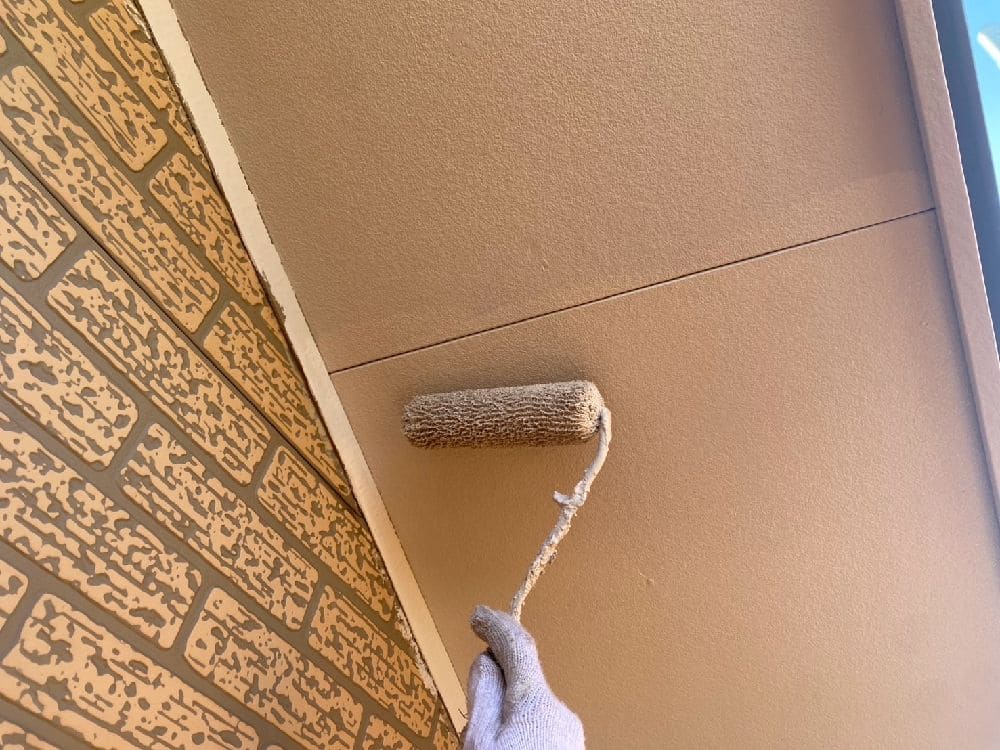 K様(四日市)_軒天(上塗り) 菰野町の外壁塗装、防水工事をリペイント匠が施工した写真