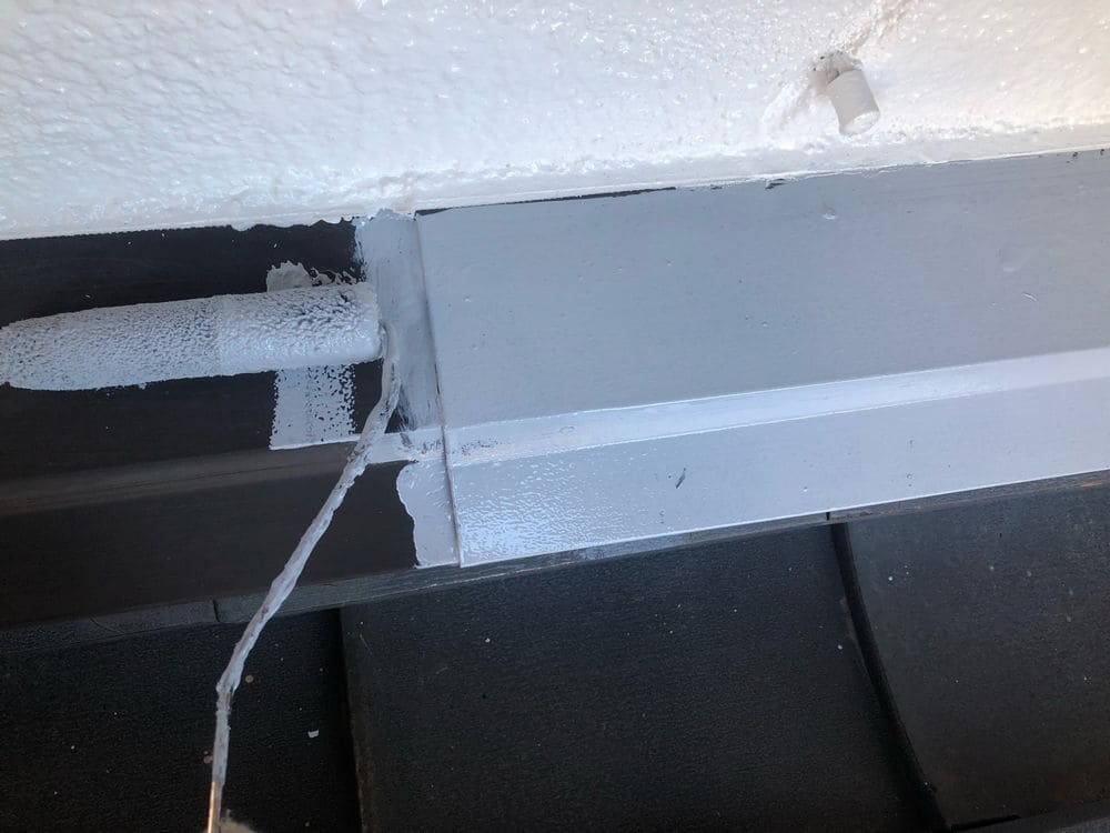 鈴鹿市_S様_水切り(下塗り) 鈴鹿市の外壁塗装をリペイント匠が施工した写真