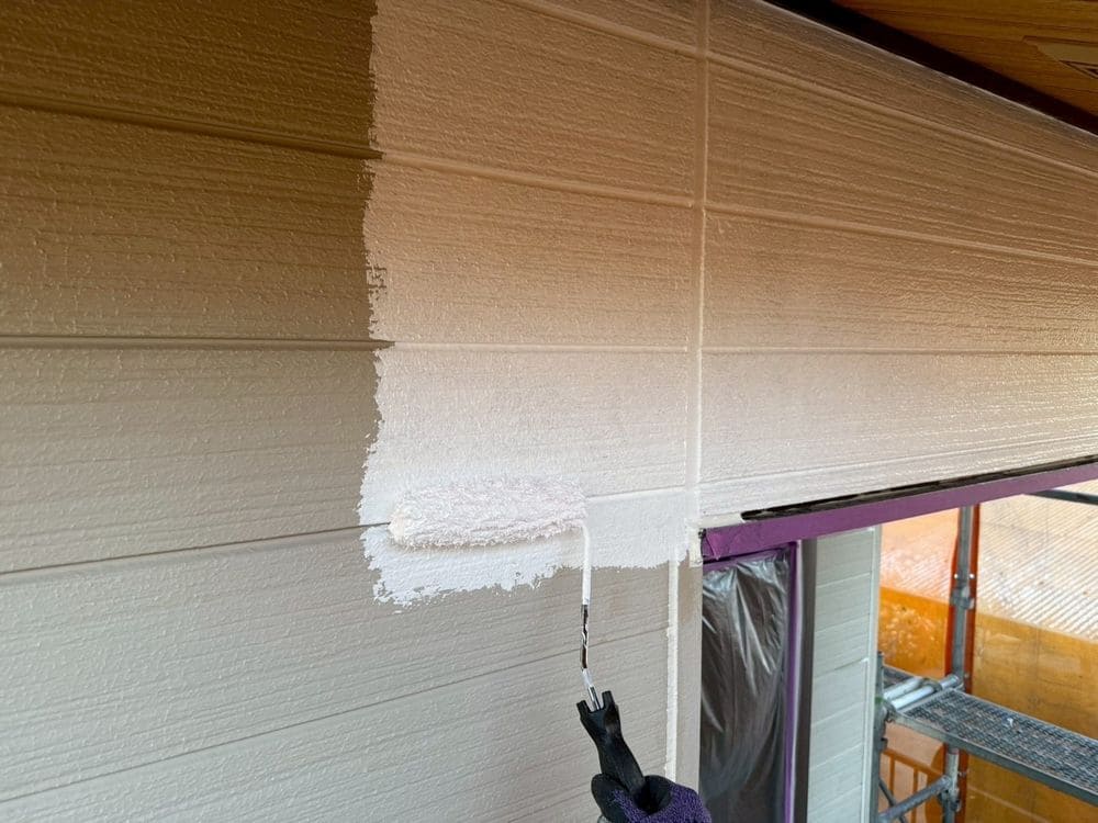 U様_鈴鹿市_外壁(下塗り) 鈴鹿市の外壁塗装をリペイント匠が施工した写真