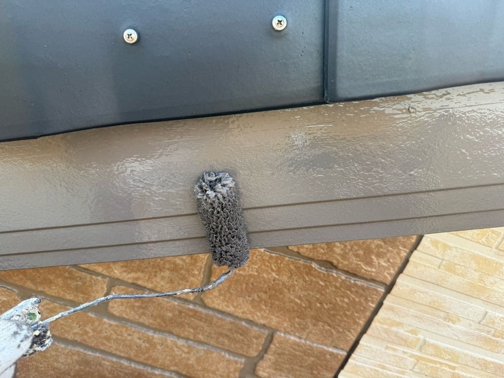 S様_鈴鹿市_破風(上塗り) 鈴鹿市の外壁塗装をリペイント匠が施工した写真