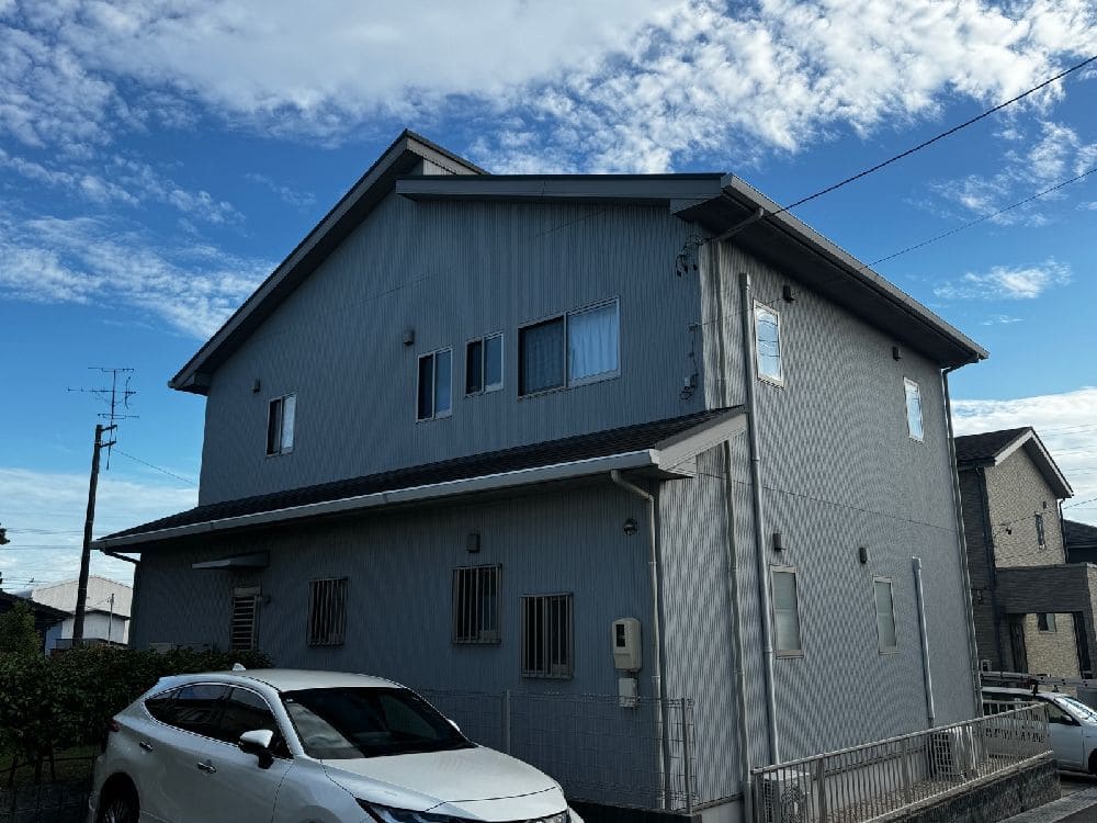 I様(四日市)6_施工前_外壁全体 四日市市の外壁塗装、屋根塗装、防水工事をリペイント匠が施工した写真