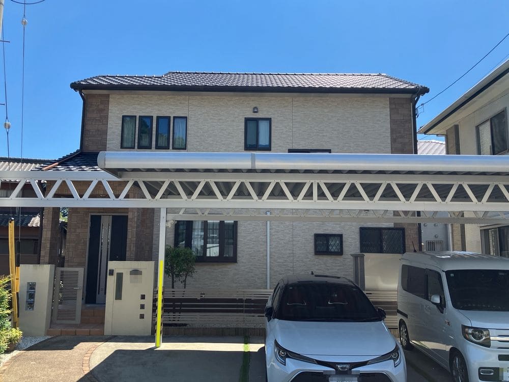 S様_鈴鹿市_全体_施工前 鈴鹿市の外壁塗装をリペイント匠が施工した写真