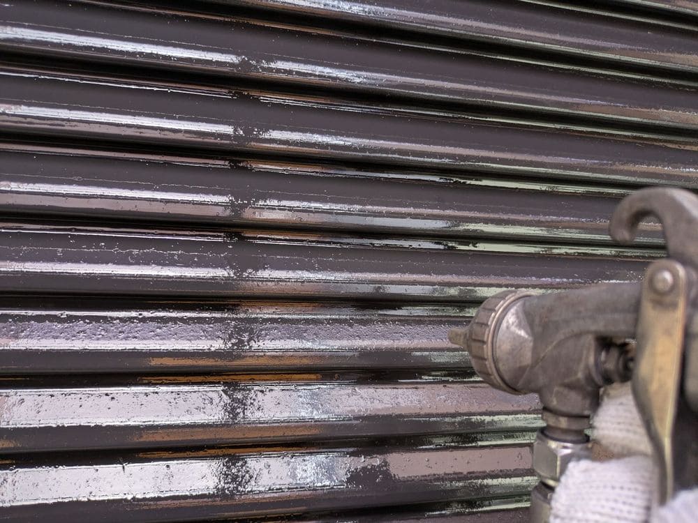 T様(伊勢市)雨戸‗3回目‗2 伊勢市の外壁・屋根塗装をリペイント匠が施工した写真