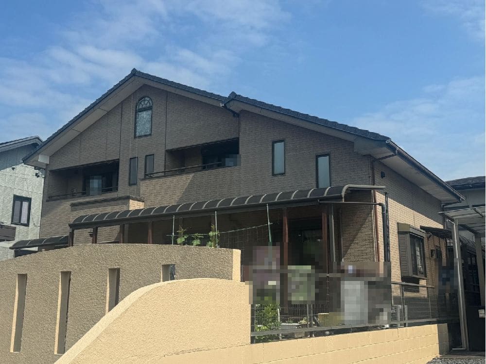 K様(四日市)施工前_外壁全体 (6) 菰野町の外壁塗装、防水工事をリペイント匠が施工した写真