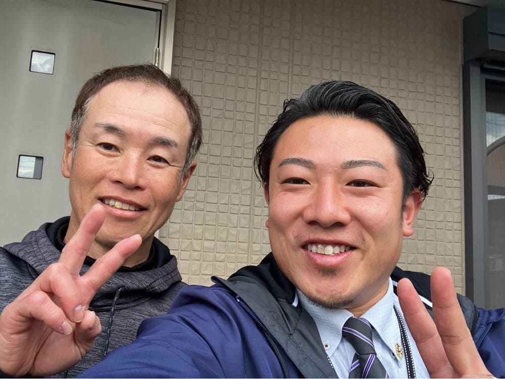 K様ツーショット 松阪市で外壁塗装と屋根工事をリペイント匠が施工した写真