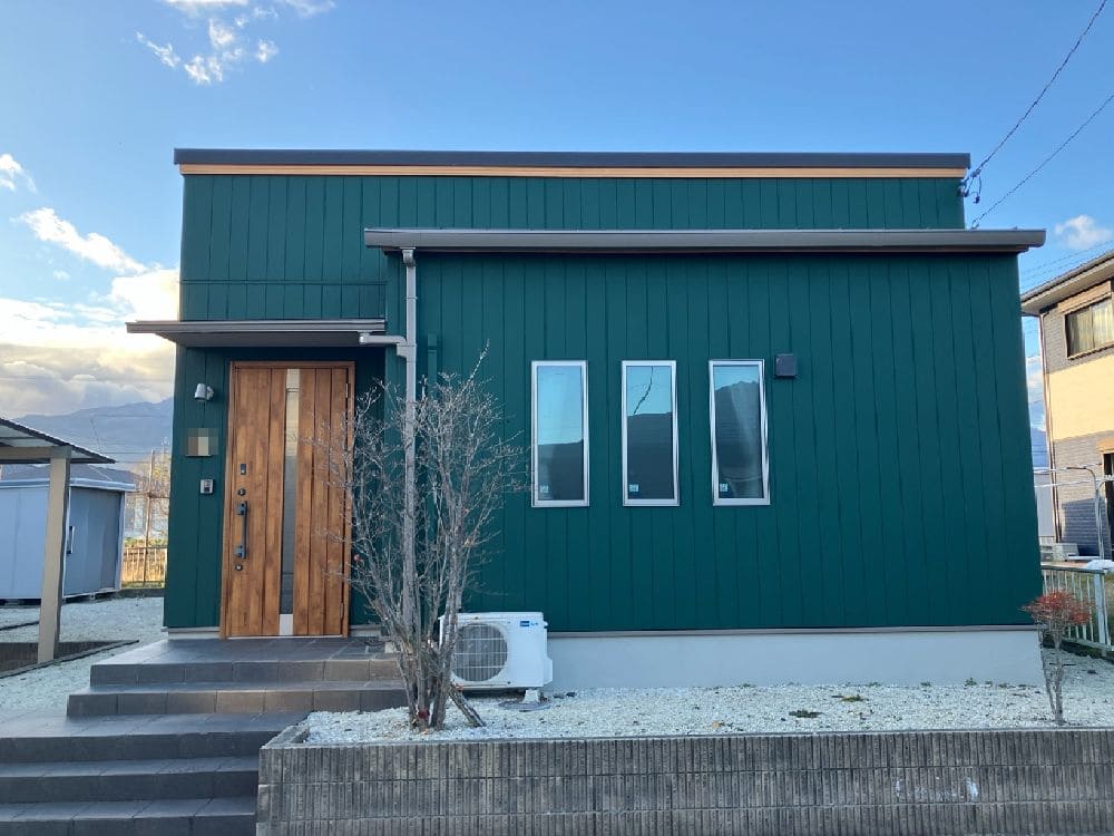 K様(菰野町)施工後_外壁全体 (3) 三重郡菰野町の外壁塗装をリペイント匠が施工した写真