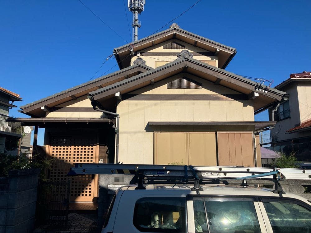 鈴鹿市_S様_施工前_全体 鈴鹿市の外壁塗装をリペイント匠が施工した写真