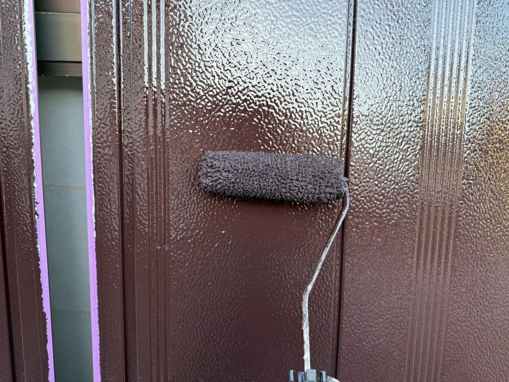 U様_鈴鹿市_戸袋_上塗り 鈴鹿市の外壁塗装をリペイント匠が施工した写真