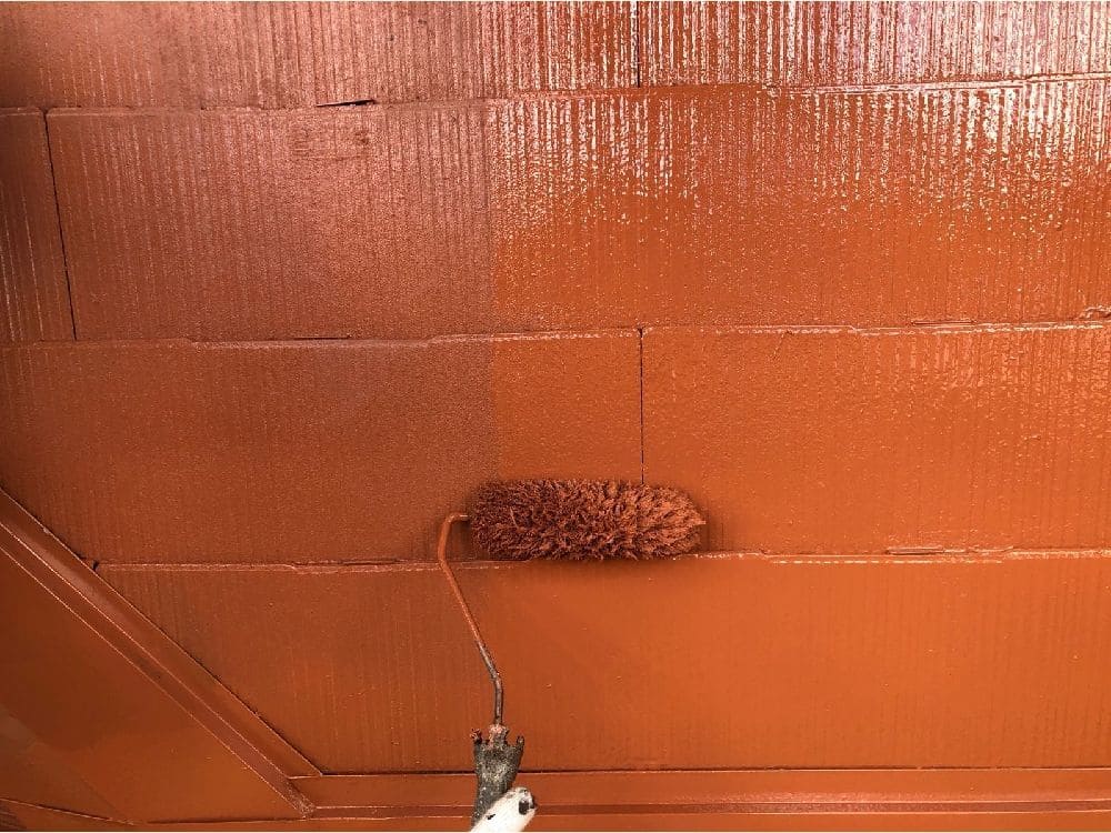 S様(津)屋根(中塗り1) 津市の外壁塗装をリペイント匠が施工した写真