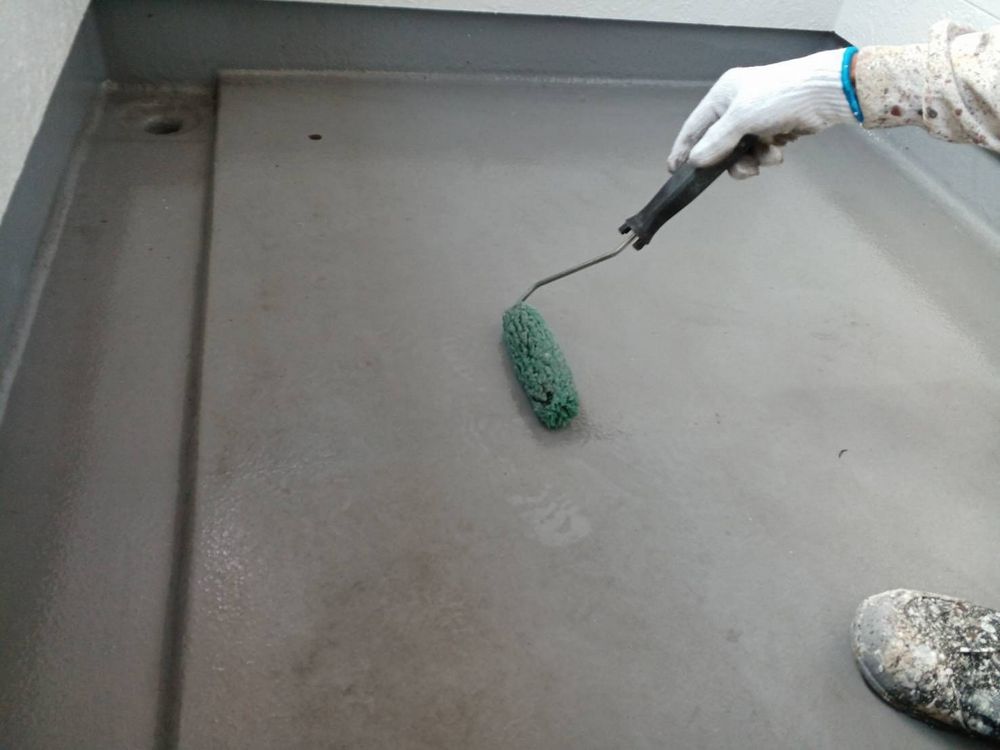 津市久居 K様プライマー塗布 (2) 津市の外壁塗装、防水工事をリペイント匠が施工した写真