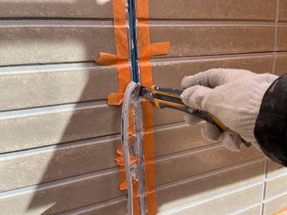 N様(伊勢市)コーキング‗撤去 伊勢市の外壁塗装をリペイント匠が施工した写真