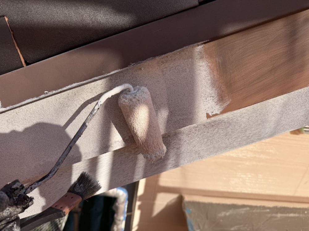 O様(津)破風(下塗り) 津市の外壁塗装をリペイント匠が施工した写真