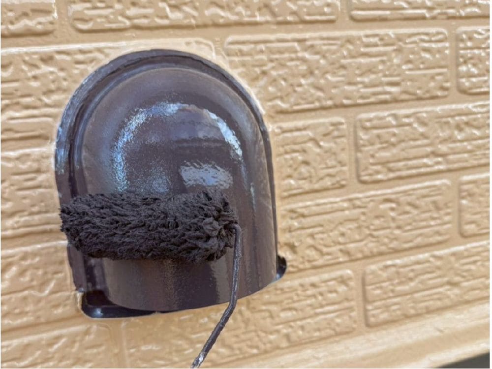 K様(四日市)換気フード(上塗り) 菰野町の外壁塗装、防水工事をリペイント匠が施工した写真