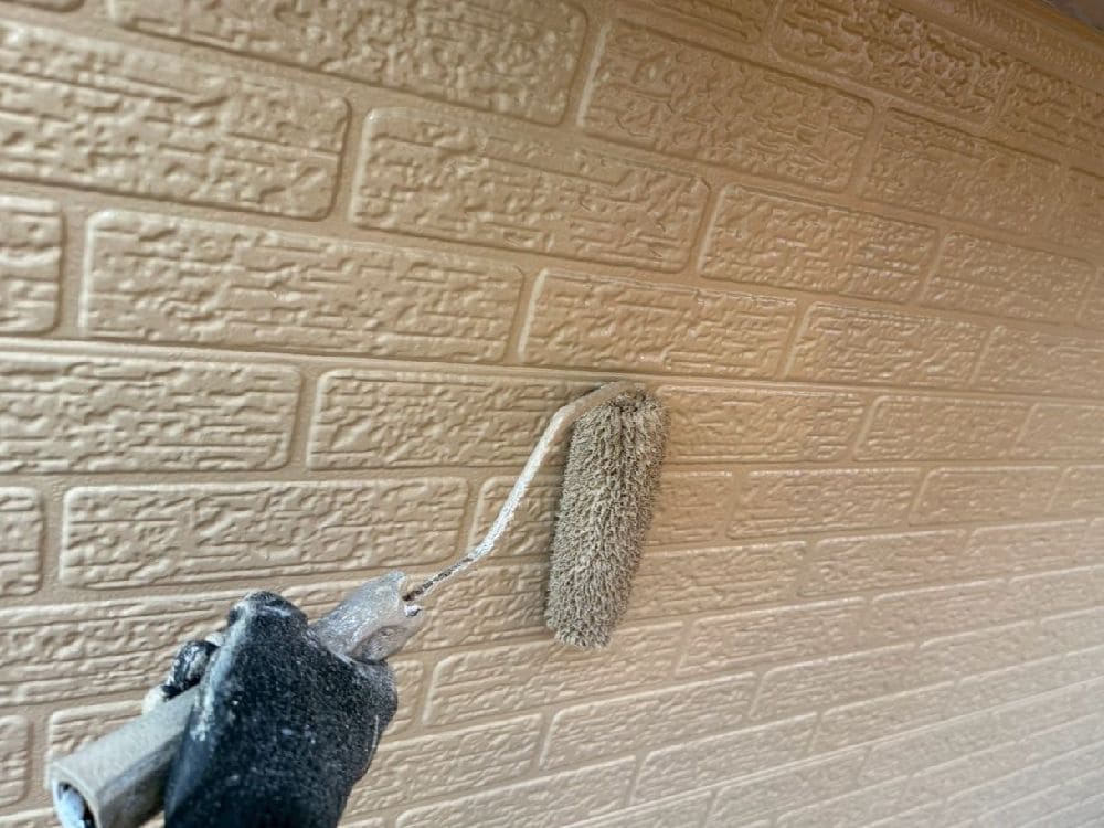 K様(四日市)外壁(上塗り1) 菰野町の外壁塗装、防水工事をリペイント匠が施工した写真