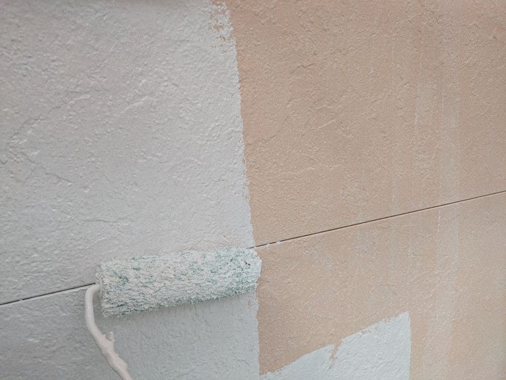 亀山市_T様_外壁中塗り 亀山市の外壁塗装、防水工事をリペイント匠が施工した写真