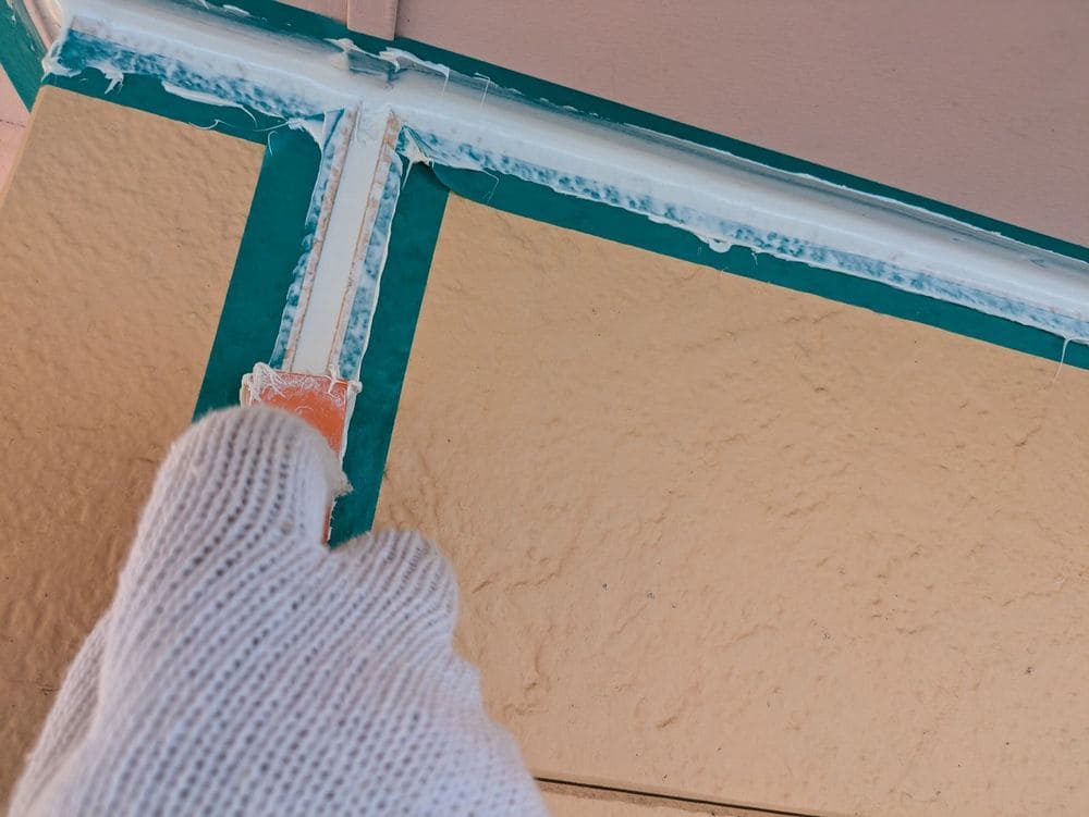 亀山市_T様_コーキングならし 亀山市の外壁塗装、防水工事をリペイント匠が施工した写真