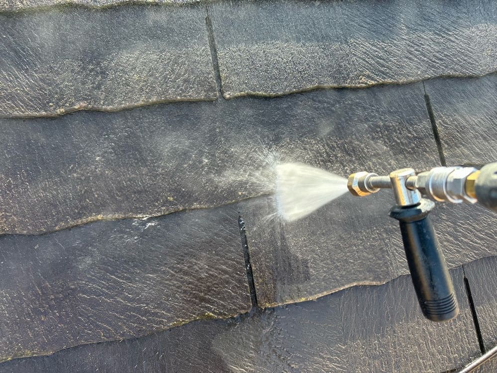 松阪市で外壁塗装と屋根工事をリペイント匠が施工した写真