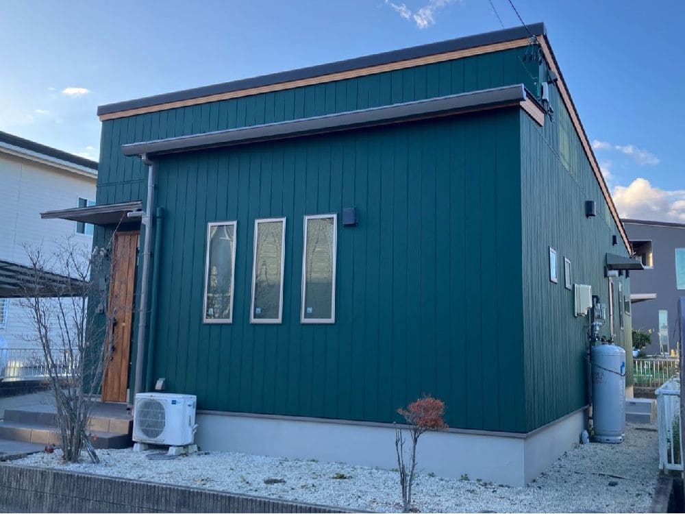 K様(菰野町)施工後_外壁全体 (2) 三重郡菰野町の外壁塗装をリペイント匠が施工した写真