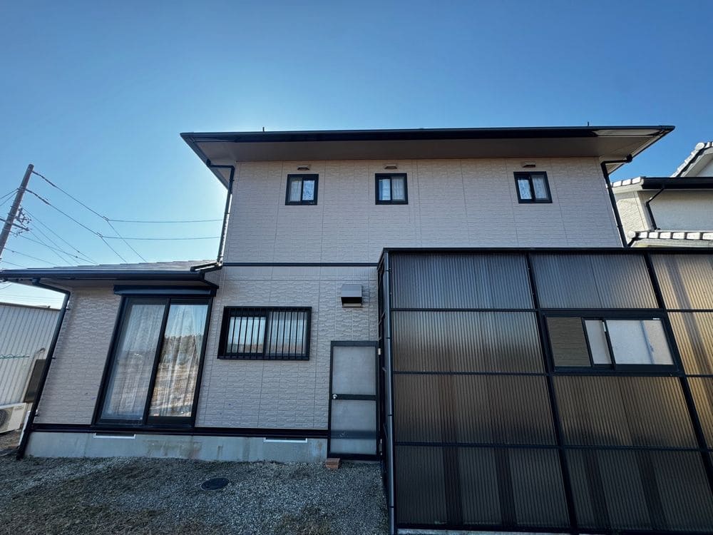 K様鈴鹿市_施工後_外壁全体 (2) 鈴鹿市の外壁塗装、屋根塗装をリペイント匠が施工した写真