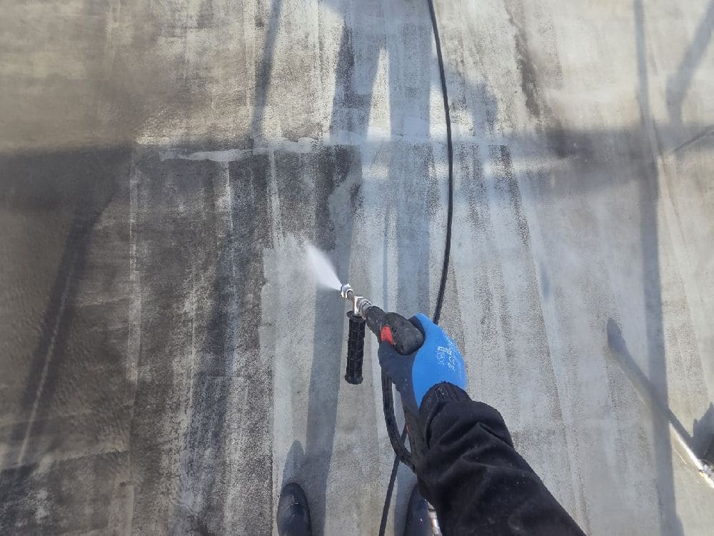 四日市市の外壁塗装、防水工事をリペイント匠が施工した写真