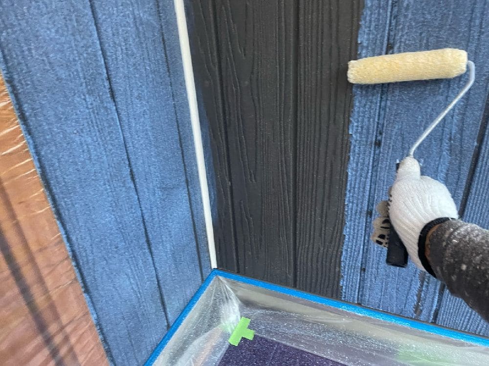 K様(菰野町)外壁(下塗り1) 三重郡菰野町の外壁塗装をリペイント匠が施工した写真