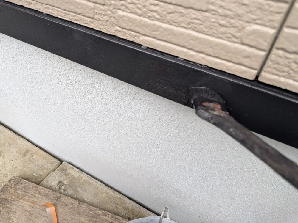 T様(伊勢市)水切り‗3回目 伊勢市の外壁・屋根塗装をリペイント匠が施工した写真