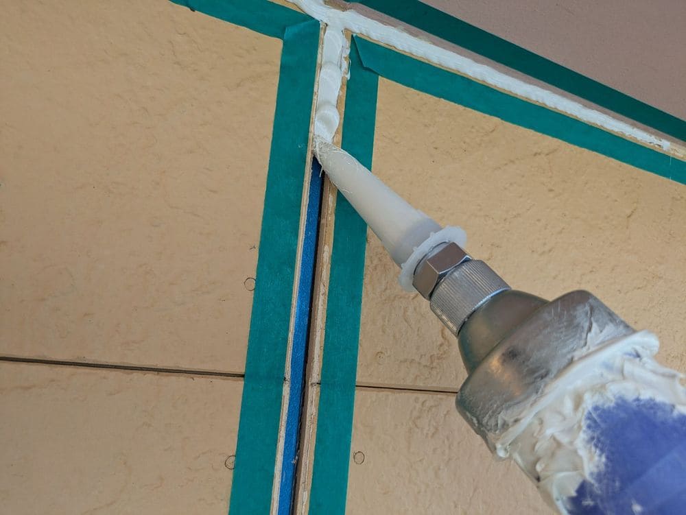 亀山市_T様_コーキング打設 亀山市の外壁塗装、防水工事をリペイント匠が施工した写真