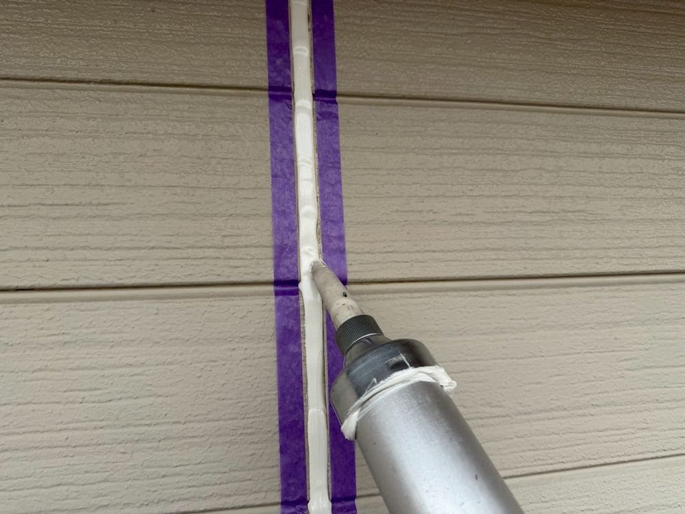 U様_鈴鹿市_コーキング_打設 鈴鹿市の外壁塗装をリペイント匠が施工した写真