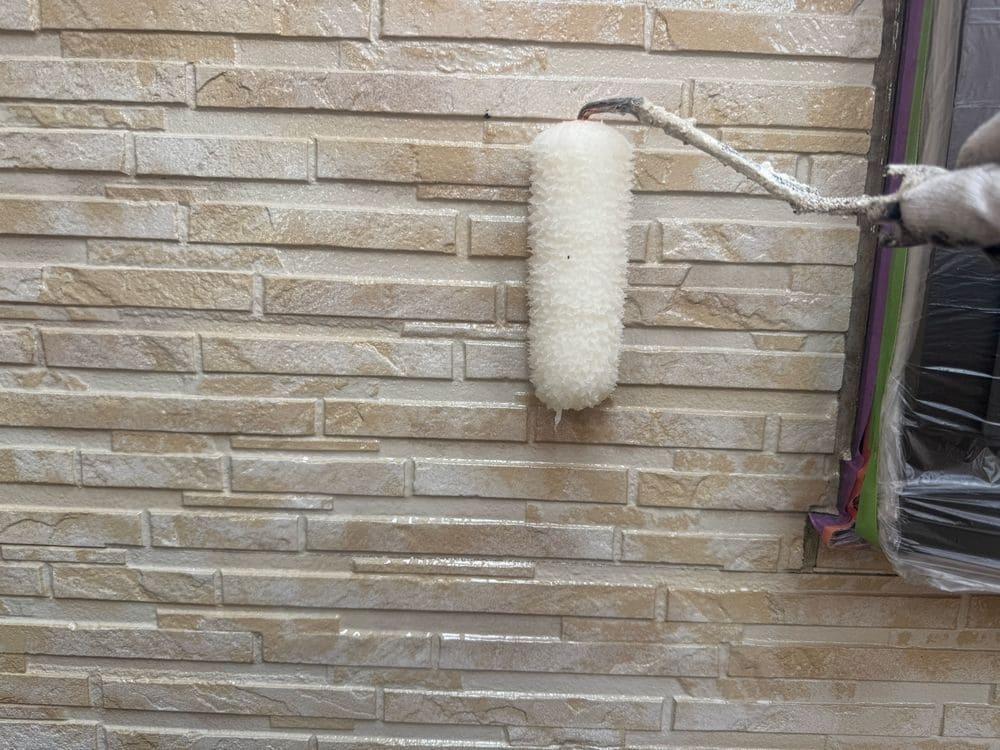 S様_鈴鹿市_外壁(上塗り2) 鈴鹿市の外壁塗装をリペイント匠が施工した写真