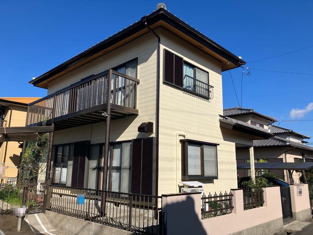 U様_鈴鹿市_施工後_全体3 鈴鹿市の外壁塗装をリペイント匠が施工した写真