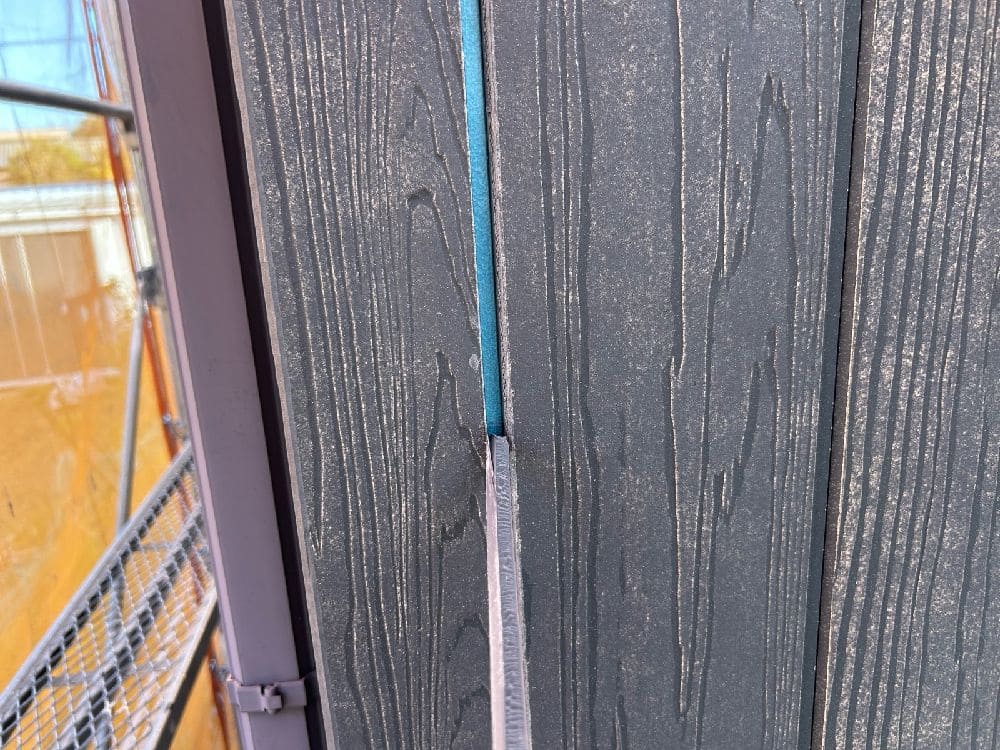 K様(菰野町)シール(撤去) 三重郡菰野町の外壁塗装をリペイント匠が施工した写真