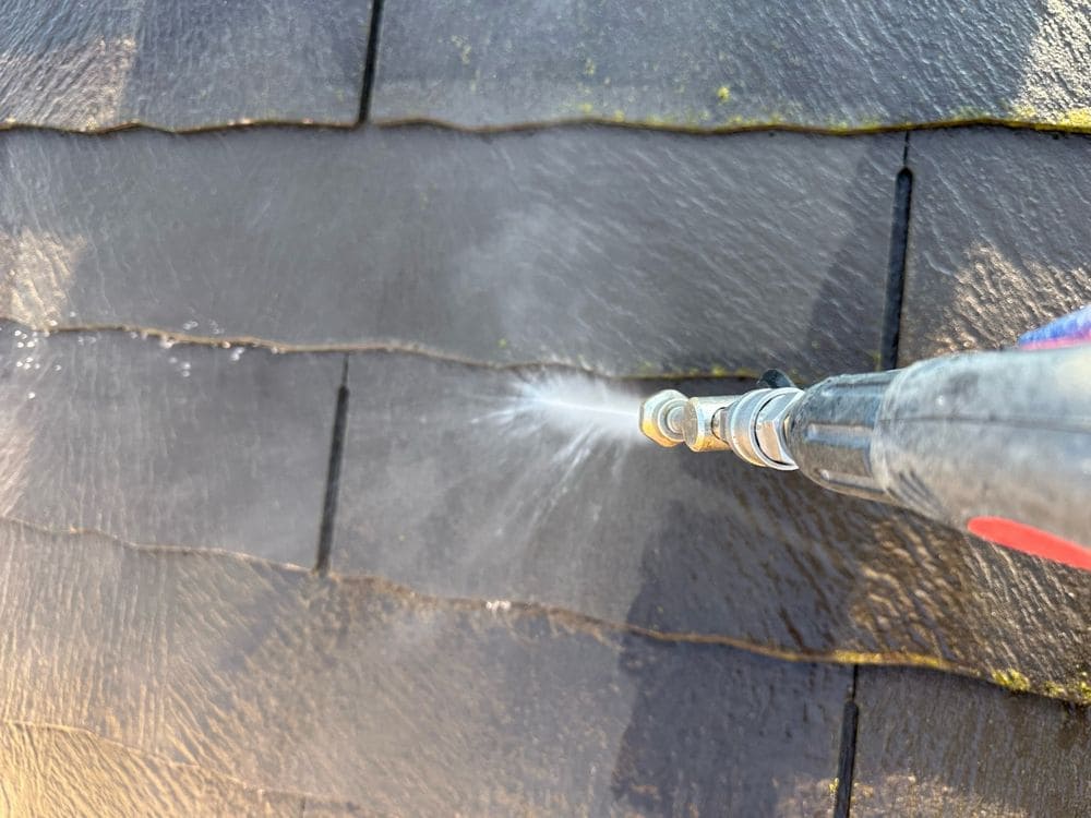 松阪市で外壁塗装と屋根工事をリペイント匠が施工した写真