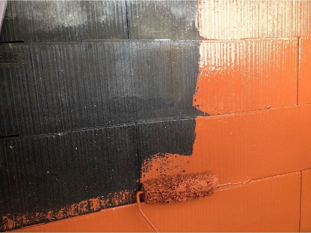 S様(津)_屋根(下塗り1) 津市の外壁塗装をリペイント匠が施工した写真