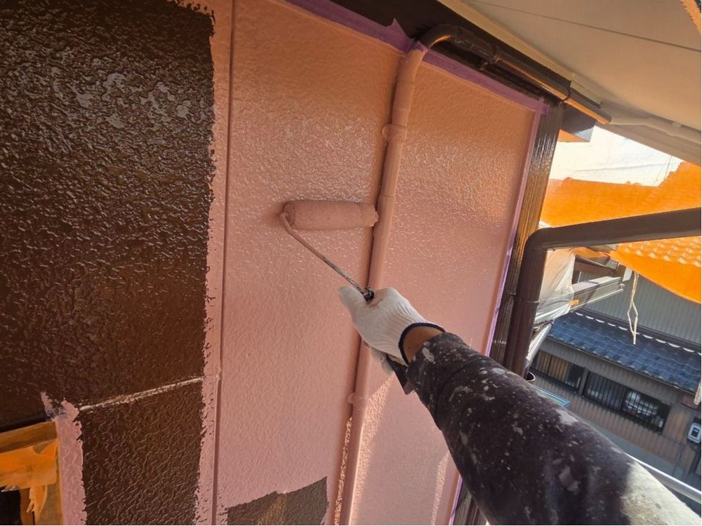 四日市市_N様_外壁(中塗り) 四日市市の外壁塗装をリペイント匠が施工した写真