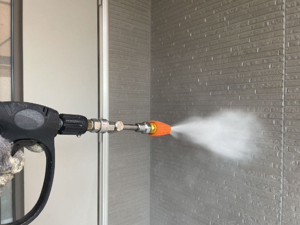 四日市市の外壁塗装、屋根塗装、防水工事をリペイント匠が施工した写真