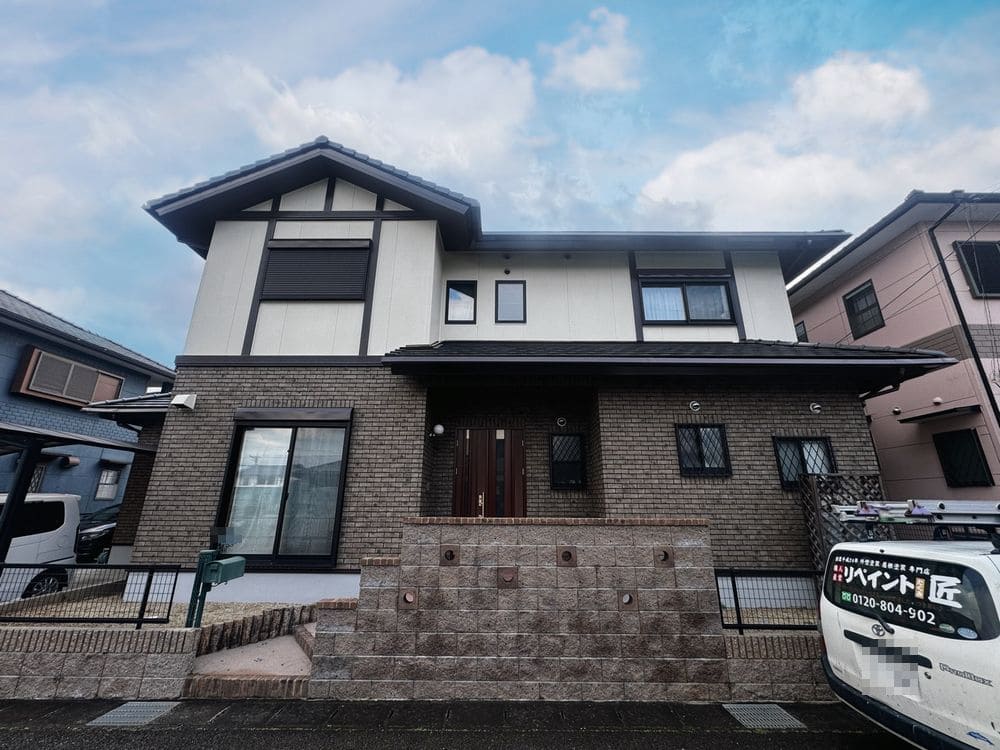 三重郡菰野町_K様_施工後_外壁全体① 三重郡菰野町の外壁塗装をリペイント匠が施工した写真
