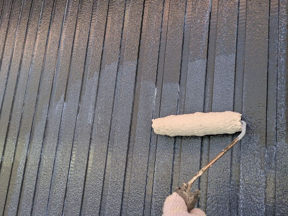 S様(名張市希央台)_外壁(下塗り1) 名張市の外壁塗装をリペイント匠が施工した写真